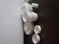 落地燈,梳妝檯,餐具套裝,廁所5件套,吸頂燈。