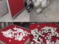 九成新麻將桌加麻將（大麻將）轉讓 有意者請聯繫：8858 9999謝謝