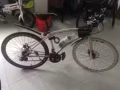 本人有一輛公路賽車便宜賣了，送前後外胎一個內胎，自行車九成新130