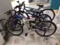 現在有兩輛自行車出售，八成新60，六成新30，德曼花園，自取