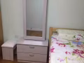 女皇镇有公寓式组屋单间出租，设施齐全，谢绝夫妻，情侣。单人女性5月即可入住。