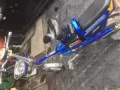 賣電動腳踏車550。   湖畔