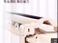 摺疊防鏽雙杆式X型曬衣架$20。塑膠防水手套$4。瑜伽服$20。鐵鍋不生繡不粘鍋