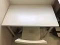 搬家，出八成新宜家書桌，椅子