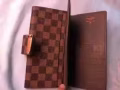 现有男女LV长款棋盘格钱包