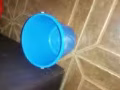 桶、煮水壶、衣吊、小桌