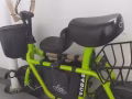 閒置一輛電動車，有牌照