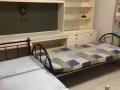 普通房招2个男生