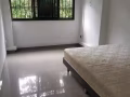中巴鲁地铁站旁
