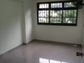 中巴魯地鐵站旁