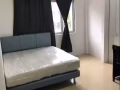 5分鐘到kembangan 地鐵,店屋樓上普通房出租。97210867