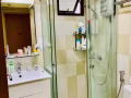 女皇镇地铁站旁边单间出租。