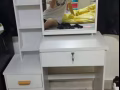 售賣小型梳妝檯
