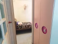波动巴西和兀里之间，小普通房，有冷气，有窗户，没有隔间，有泳池健身房，无中介费，