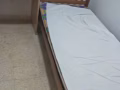 有旧衣橱，沙发，木床，电脑桌椅等出售，联系电话92271668