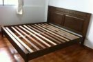 文礼 summerdale 公寓有king size 的实木床架便宜出售50元