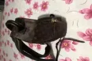 有一女士双肩背包出售