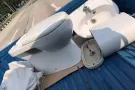 双人床，单人床，冰箱，衣橱，风扇，马桶?，洗脸盆，