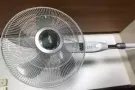 出售九成新站立式风扇，功能多，风速大！！带遥控器