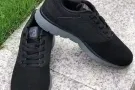 全新的361度的运动鞋和H&M的T恤便宜卖