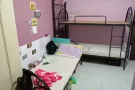石龙岗地铁站A出口，主人房女搭房出租