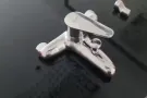 专业技术人员专业维修更换花晒，各种各样冷热水龙头，洗碗盆漏水