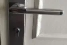 专业执照锁匠-开锁-换锁-维修-保险箱-车门