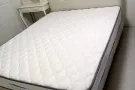 九五成新的双人床与床垫