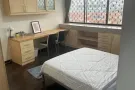 文理地铁站和湖畔地铁站中间和夫妻房