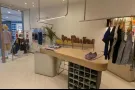 GINLEE 服装店 聘请 裁缝师 （另外招收学徒）