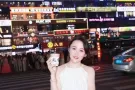 看来那个女的是她自己喜欢被骂呢 明明知道是另一个女人替她做了嫁衣 还总是发自己的照片出来刺激别人 并且被骂了之后毫无反应