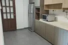 欧南园地铁站分钟寓出租，可以报地址去牛车水三个巴士站，全部巴士都有到牛车水，靠近中央医院