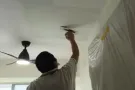 专业刷油漆，做电视墙，背景墙，玄关墙，处理墙壁天花板发霉，空洞，脱落维修，贴壁纸，壁布，旧家具翻新油漆，隔间，欢迎新老屋