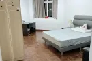 科廷、国大看过来，一间超大主人房和几间普通房出租，随时拎包入住。房东直租。国大和科廷室友。