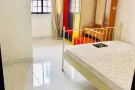 主人房近实龙岗地铁，Bus 5分钟大成Tai Seng