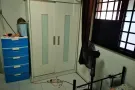 武吉巴督 大牌244，普通房住2人，现有1人，招租女搭客1人，包水电网。可以报地址