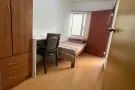 2分钟景万岸地铁站，店屋普通房，一人一间。可以报本位地址。随时可以入住，85899820