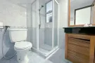 5分钟海军部地铁站，白色公寓普通房。可以报本位地址。随时可以入住，85899820