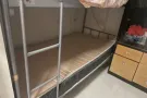丹滨尼东地铁站旁男女搭房