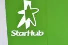 出一张 Star Hub 预付手机卡。