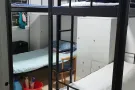 高文地铁站附近有房间床位出租，一个主人房，招女生。可报任何地址450。住人少，可以报本屋任何地址