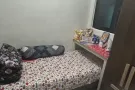 地铁附近有大间佣人房出租，找女生