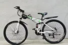 个人处理一辆全新折叠山地车158