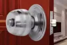24 小时全岛开换锁  84851863