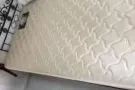 低价席梦思床垫和床架出售