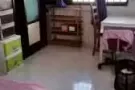中国年轻夫妇普通大房间出租