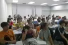 为繁忙工作人士提供兼职提升英文课程，时间自由