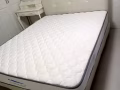 九五成新的雙人床與床墊