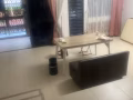 湖畔地鐵站走路五分鐘 主人房普通房 男女床位出租  包 水 電 網 可以大煮租金上鋪$330 下鋪350，製造業本屋地址