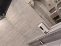 专业贴瓷砖，岩板。卫生间防水。塑胶地板铺贴，水电改装等